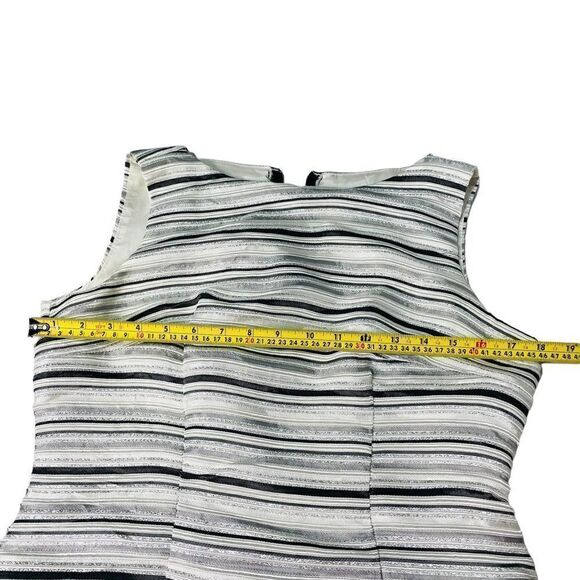 Dressbarn Women’s Pantsuit Short Sleeve/ Long Pants Size 8 - Picture 9 of 16